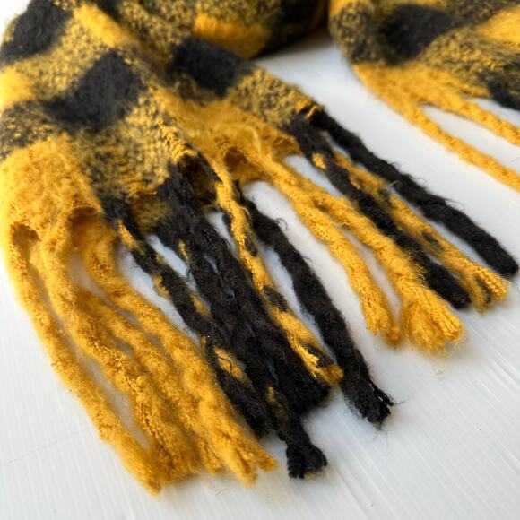 Unbranded Gingham Plaid Fuzzy Shawl Scarf with Fringe 20x88, Yellow Black - Picture 7 of 10